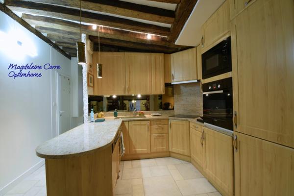 Charme et élégance au cœur d’Arts et Métiers – 3 pièces avec cheminée