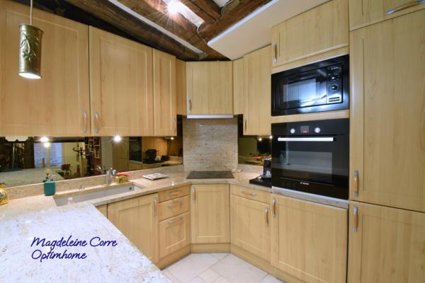 Charme et élégance au cœur d’Arts et Métiers – 3 pièces avec cheminée