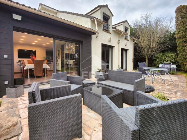 Maison Les Alluets Le Roi 9 pièce(s) 160 m2 sur 1600m2 de terrain