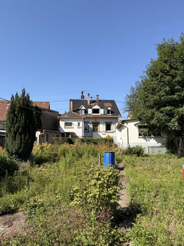 Maison 104 m² à rénover avec dépendances à Lingolsheim.