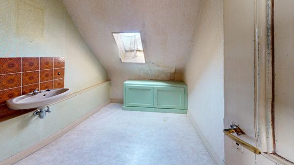Maison 104 m² à rénover avec dépendances à Lingolsheim.