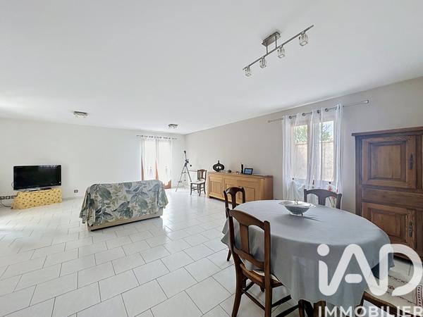 Maison à vendre 5 pièces 118 m² Châteauneuf-de-Gadagne