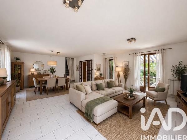 Maison à vendre 5 pièces 118 m² Châteauneuf-de-Gadagne