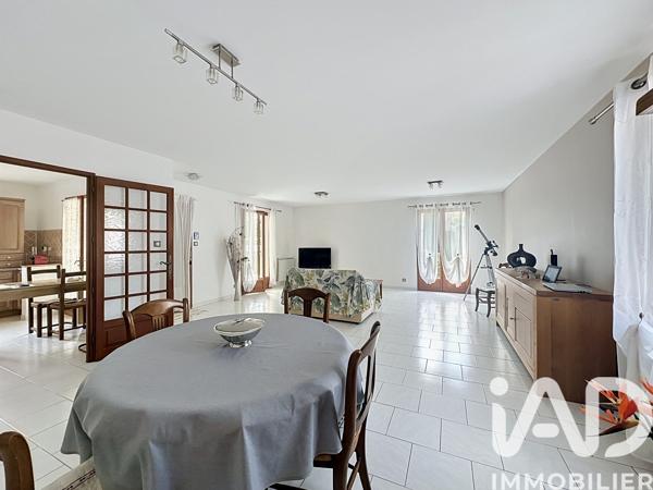 Maison à vendre 5 pièces 118 m² Châteauneuf-de-Gadagne