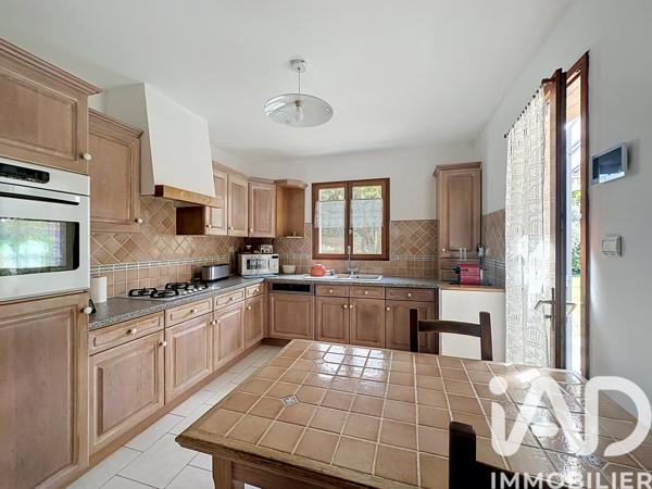 Maison à vendre 5 pièces 118 m² Châteauneuf-de-Gadagne