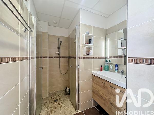 Maison à vendre 5 pièces 118 m² Châteauneuf-de-Gadagne