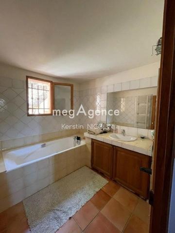 Maison à BRIGNOLES, 83170 - 5 pièces 131m²