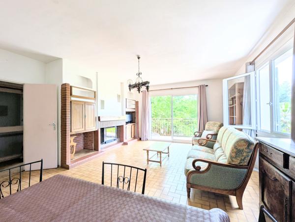 Aubagne (13400) Maison familiale de qualité sur un terrain plat et arboré