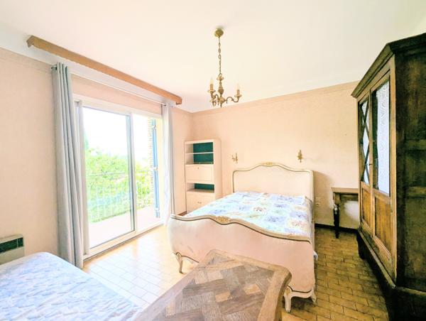 Aubagne (13400) Maison familiale de qualité sur un terrain plat et arboré