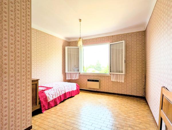 Aubagne (13400) Maison familiale de qualité sur un terrain plat et arboré