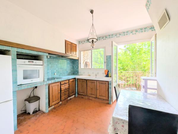 Aubagne (13400) Maison familiale de qualité sur un terrain plat et arboré