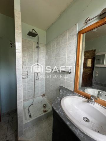 Maison isolée avec dépendance à rénover