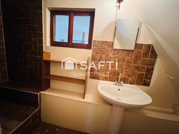 Maison isolée avec dépendance à rénover