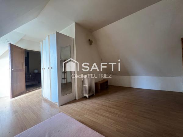 Maison isolée avec dépendance à rénover