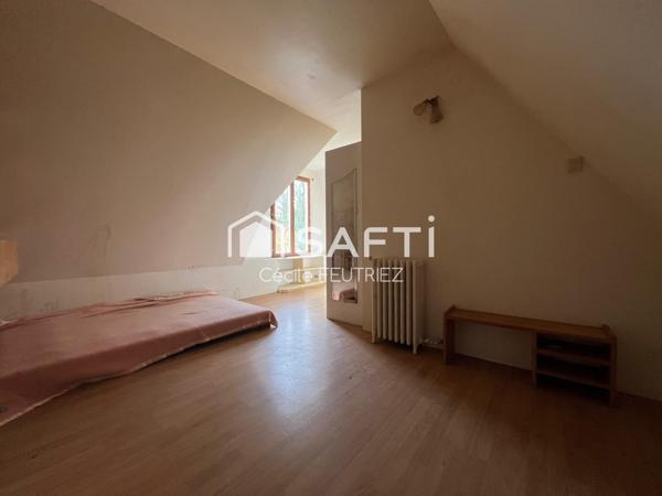 Maison isolée avec dépendance à rénover