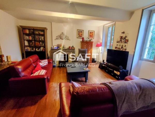 BELLE MAISON EN PIERRE AVEC PISCINE ET JARDIN