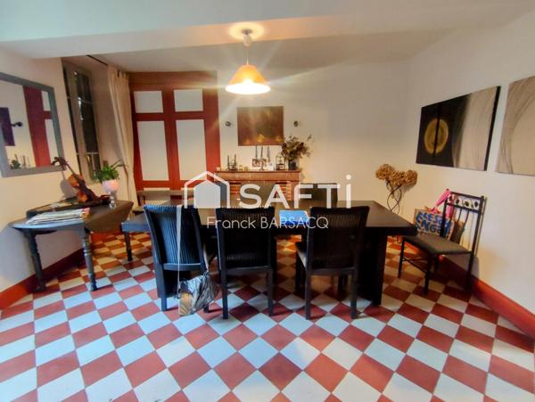 BELLE MAISON EN PIERRE AVEC PISCINE ET JARDIN