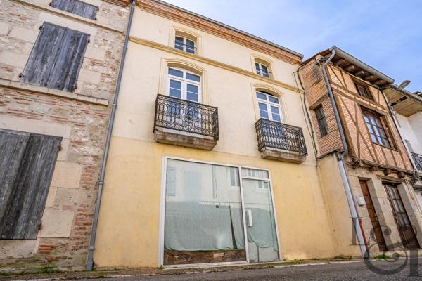 Immeuble 210 m² à Monclar