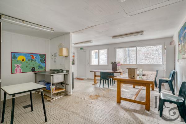 Immeuble 210 m² à Monclar