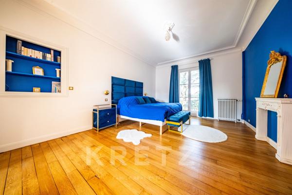 A moins de 2 h de PARIS en Bourgogne, élégante maison de maître du XIX ème siècle avec piscine, parc