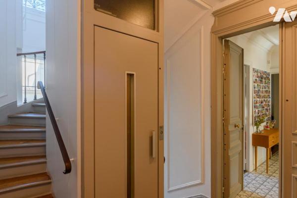 PARIS 09 / SAINT-GEORGES - APPARTEMENT 4 PIÈCES BIS ÉTAGE ÉLEVÉ DANS IMMEUBLE BOURGEOIS + CAVE