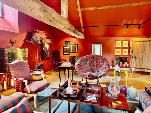 Manoir du XVe IMH, dépendances restaurées, étang 3.5ha avec île sur 18Ha