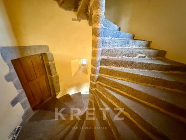 Manoir du XVe IMH, dépendances restaurées, étang 3.5ha avec île sur 18Ha