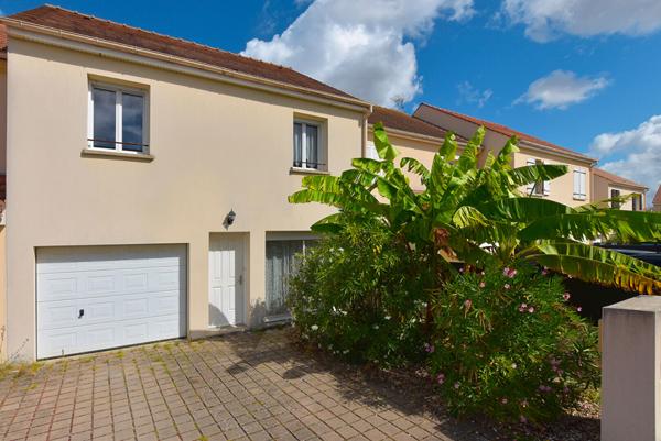 Maison récente à Guignes