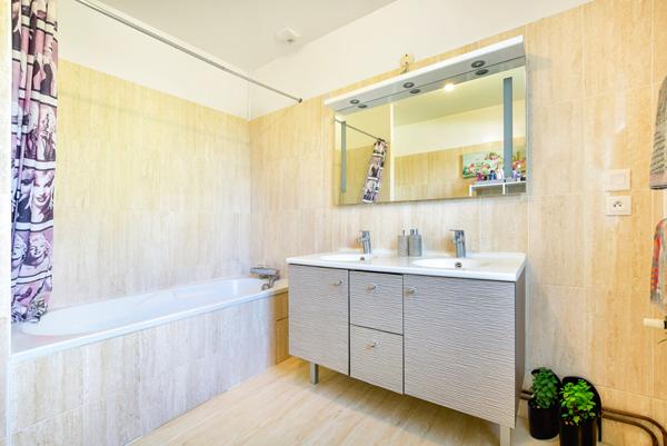 Maison récente à Guignes