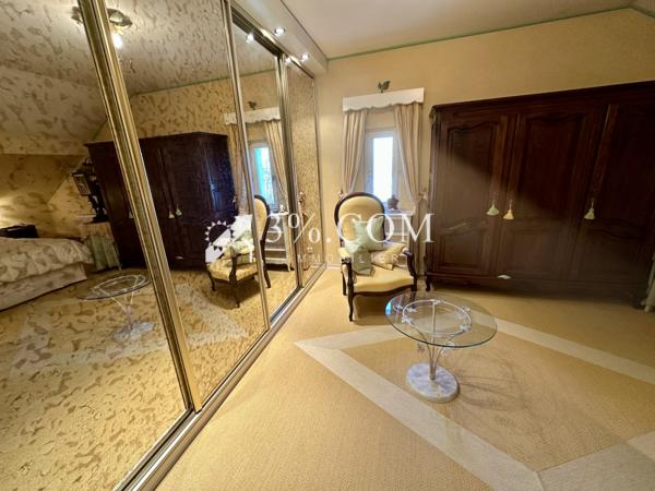 Maison 5 pièce(s) 3 chambre(s) 131 m²