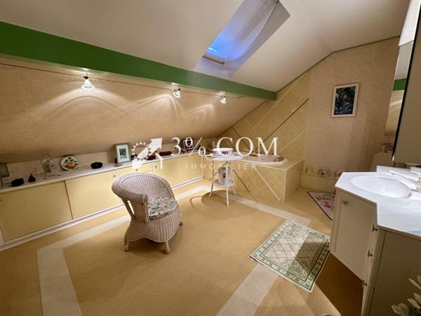 Maison 5 pièce(s) 3 chambre(s) 131 m²