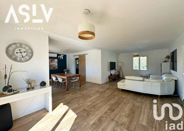 Maison traditionnelle 6 pièces de 140 m² à Six-Fours-les-Plages (83140)