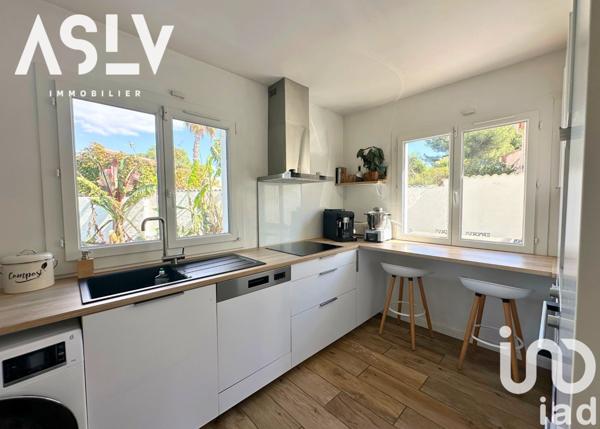 Maison traditionnelle 6 pièces de 140 m² à Six-Fours-les-Plages (83140)