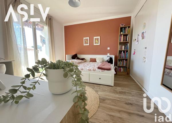 Maison traditionnelle 6 pièces de 140 m² à Six-Fours-les-Plages (83140)