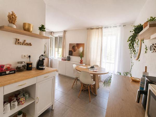 Immeuble de rapport  -  6 appartements loués
