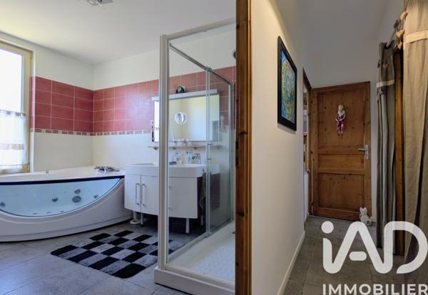 Maison à vendre 9 pièces 270 m² Échillais
