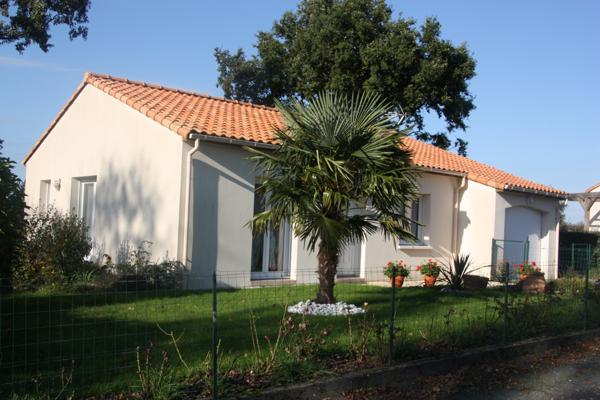 Tillières (49230) TILLIERES, Construction de plain pied sur terrain d'environ 520 m²