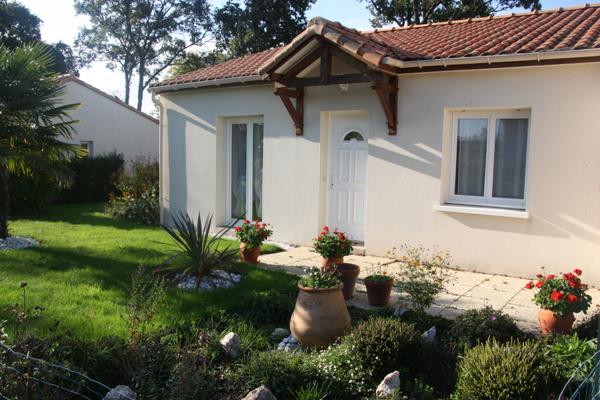 Tillières (49230) TILLIERES, Construction de plain pied sur terrain d'environ 520 m²