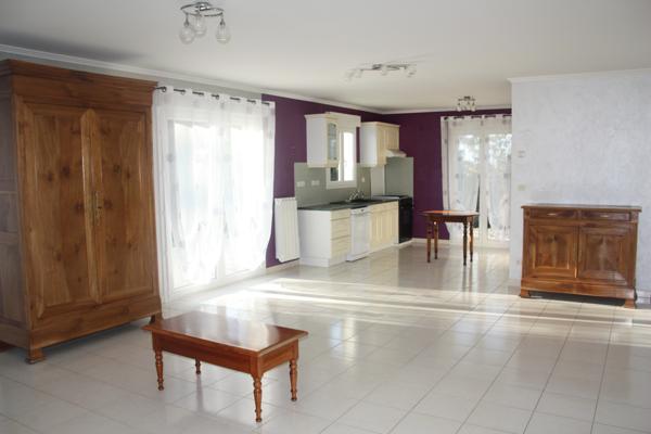 Tillières (49230) TILLIERES, Construction de plain pied sur terrain d'environ 520 m²