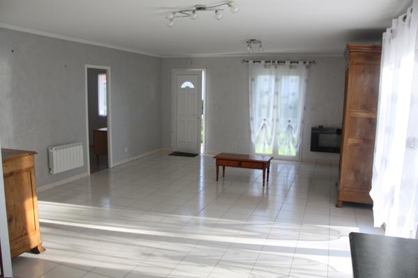 Tillières (49230) TILLIERES, Construction de plain pied sur terrain d'environ 520 m²