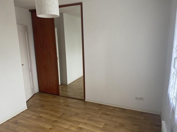 Tillières (49230) TILLIERES, Construction de plain pied sur terrain d'environ 520 m²