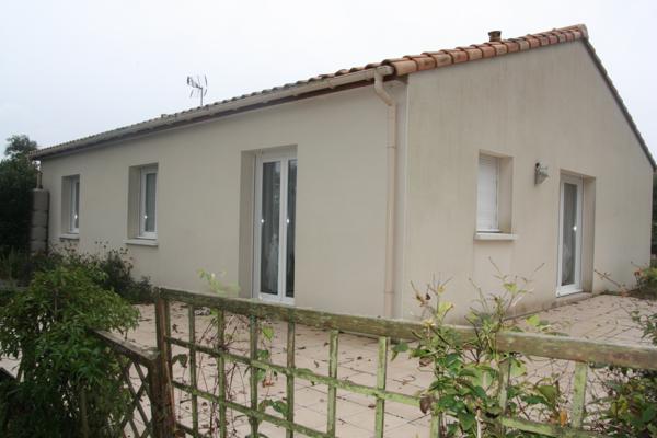 Tillières (49230) TILLIERES, Construction de plain pied sur terrain d'environ 520 m²