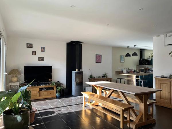 Maison Moderne à Linxe: Confort et Économie Énergétique