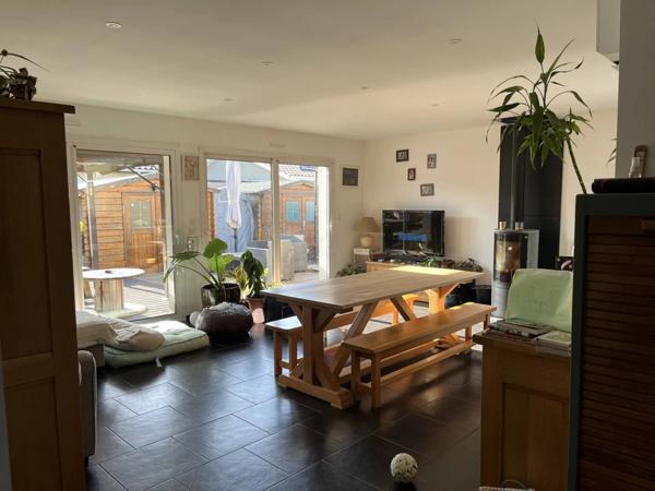 Maison Moderne à Linxe: Confort et Économie Énergétique