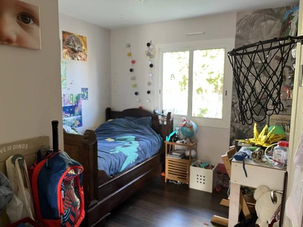 Maison Moderne à Linxe: Confort et Économie Énergétique