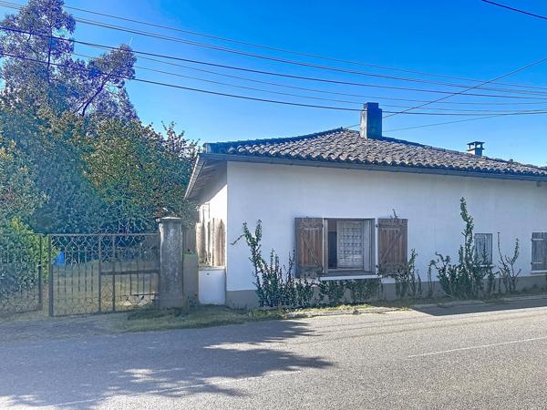 Maison et annexe à rénover à prix abordable sur un terrain d'environ 2000 m²