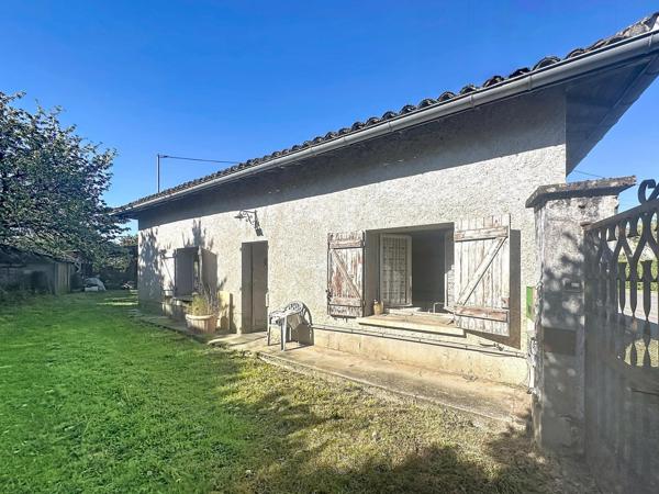 Maison et annexe à rénover à prix abordable sur un terrain d'environ 2000 m²
