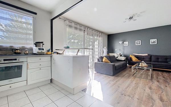 Appartement à vendre    4 pièces • 82 m2 Guyancourt