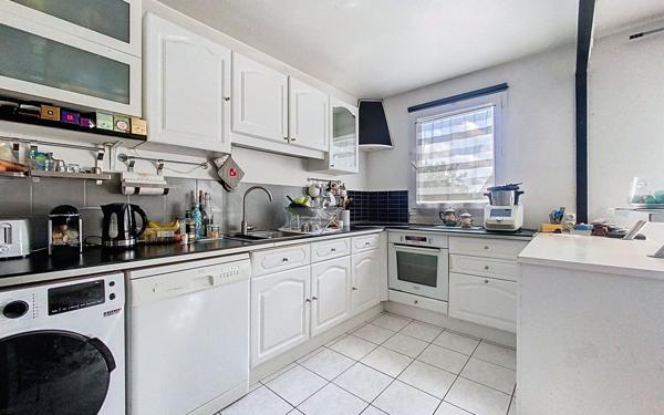 Appartement à vendre    4 pièces • 82 m2 Guyancourt