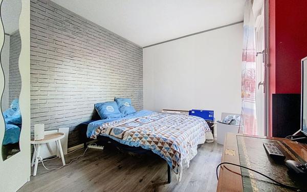 Appartement à vendre    4 pièces • 82 m2 Guyancourt